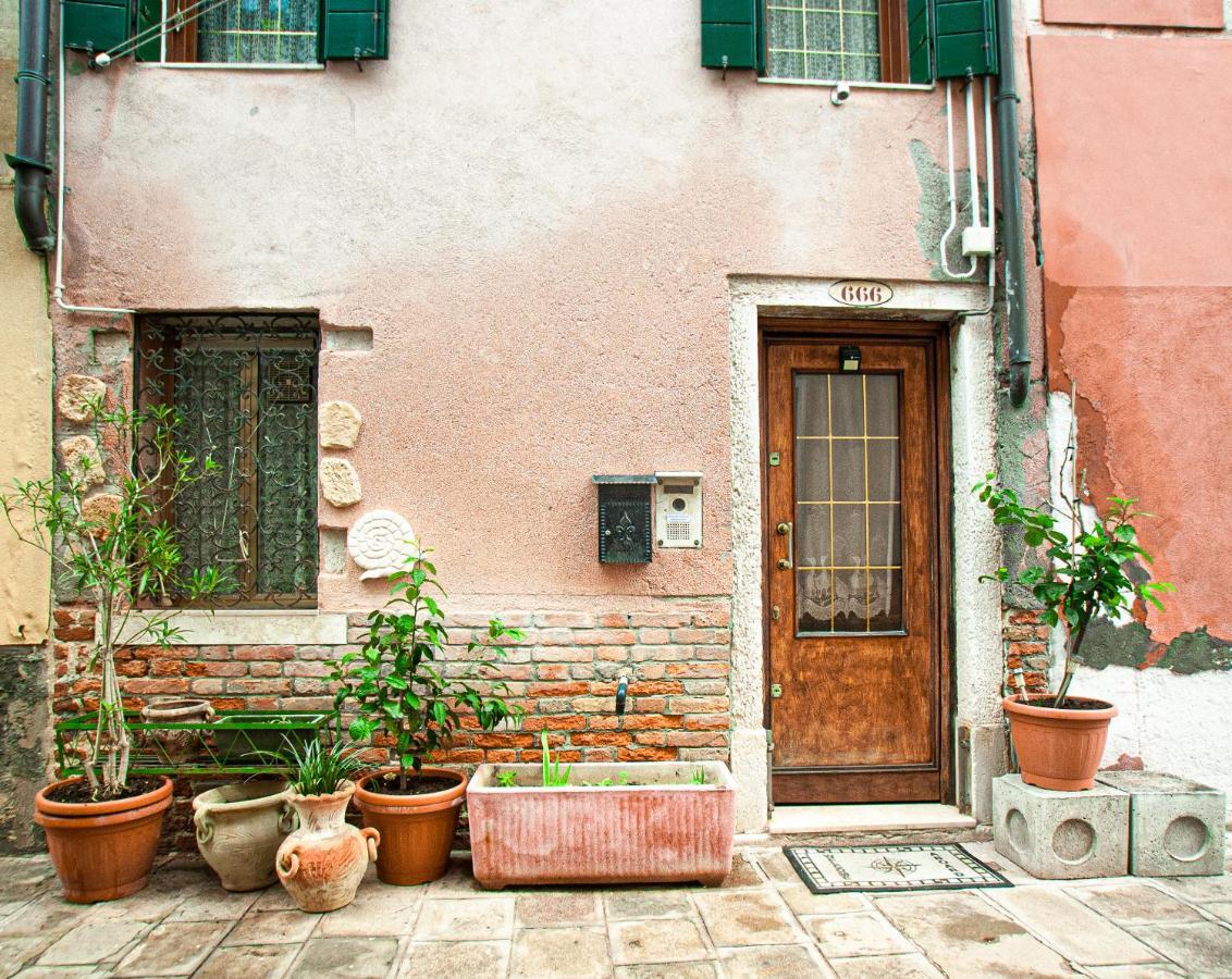 Residenza Biennale Apartment Veneza Exterior foto